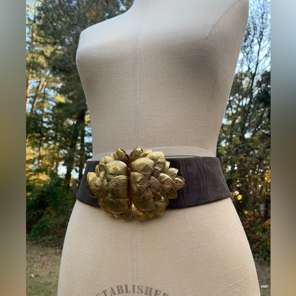 Vintage Leather/Suede & Brass Leaf Belt - Picture 15 of 16